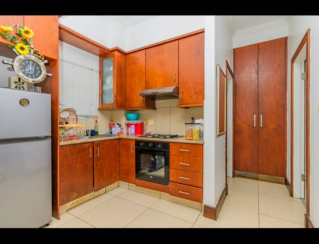 1 BEDROOM APARTMENT FOR SALE IN UMHLANGA RIDGE
